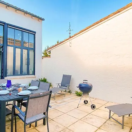 A Proximite Du Centre Village, Charmante Maison Entierement Renovee Villa