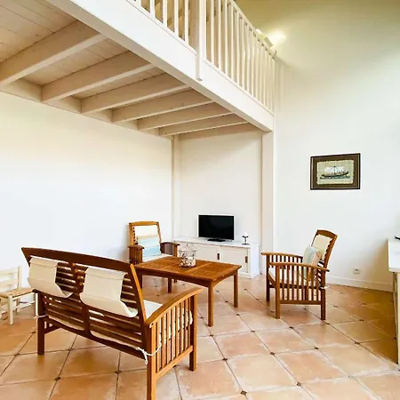 A Proximite Du Centre Village, Charmante Maison Entierement Renovee Villa