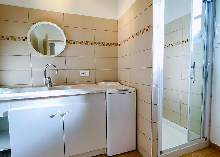 A Proximite Du Centre Village, Charmante Maison Entierement Renovee Villa *