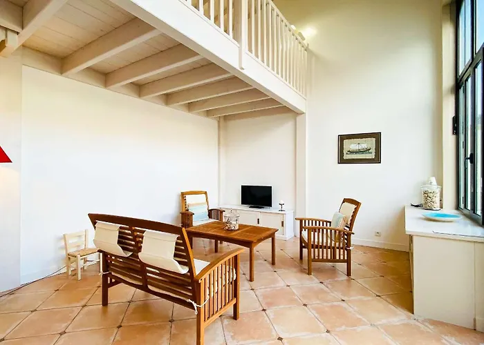 A Proximite Du Centre Village, Charmante Maison Entierement Renovee Villa