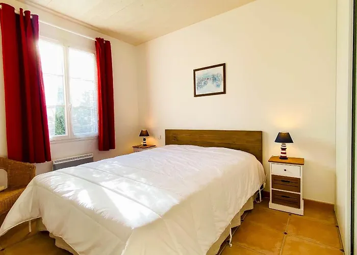 A Proximite Du Centre Village, Charmante Maison Entierement Renovee